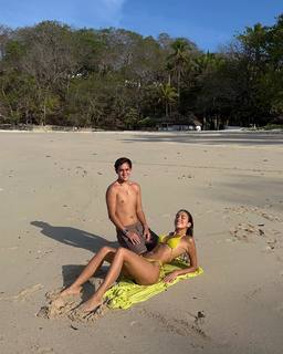 Luana Barrón feet photo thumbnail