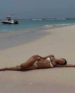 Luana Barrón feet photo thumbnail