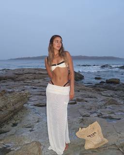 Luana Barrón feet photo thumbnail