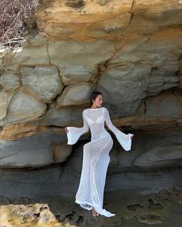 Luana Barrón feet photo thumbnail