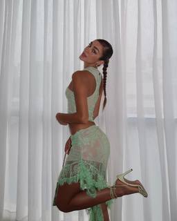 Luana Barrón feet photo thumbnail