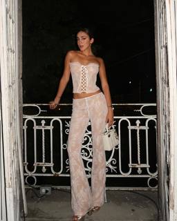 Luana Barrón feet photo thumbnail