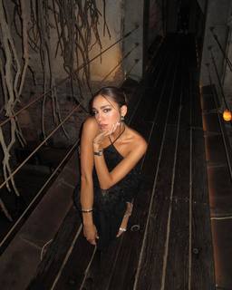 Luana Barrón feet photo thumbnail