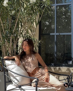 Luana Barrón feet photo thumbnail