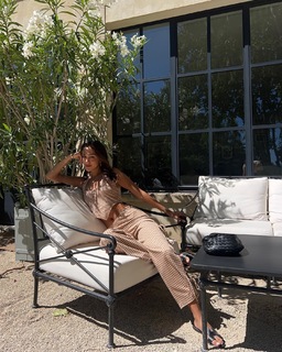 Luana Barrón feet photo thumbnail