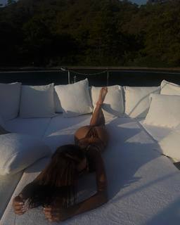 Luana Barrón feet photo thumbnail