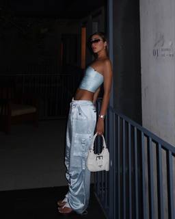 Luana Barrón feet photo thumbnail