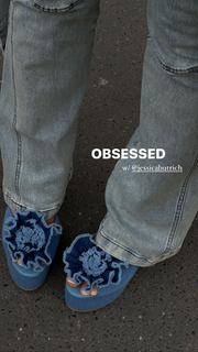 Luana Barrón feet photo thumbnail