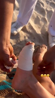 Luana Barrón feet photo thumbnail