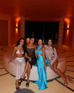 Luana Barrón feet photo thumbnail