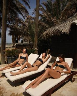 Luana Barrón feet photo thumbnail