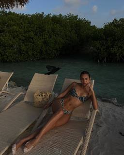 Luana Barrón feet photo thumbnail