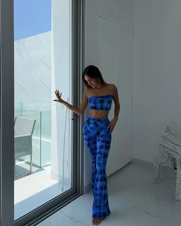 Luana Barrón feet photo thumbnail