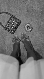 Luana Barrón feet photo thumbnail