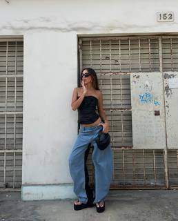 Luana Barrón feet photo thumbnail