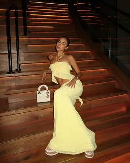 Luana Barrón feet photo thumbnail