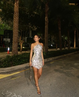 Luana Barrón feet photo thumbnail