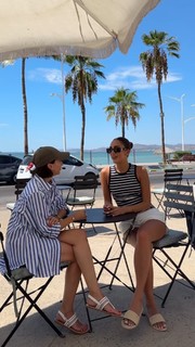 Luana Barrón feet photo thumbnail