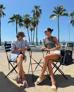 Luana Barrón feet photo thumbnail