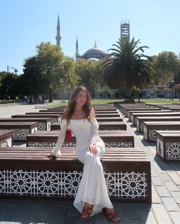 Luana Barrón feet photo thumbnail