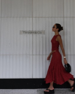 Luana Barrón feet photo thumbnail