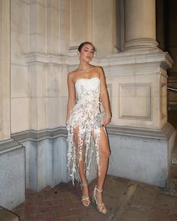 Luana Barrón feet photo thumbnail