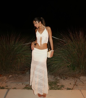 Luana Barrón feet photo thumbnail