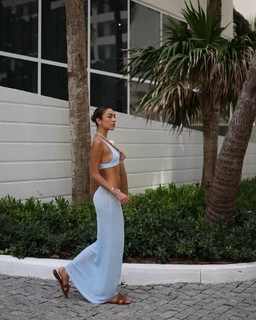 Luana Barrón feet photo thumbnail