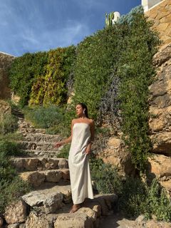 Luana Barrón feet photo thumbnail