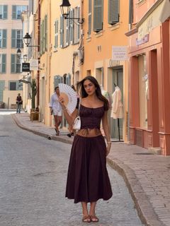 Luana Barrón feet photo thumbnail