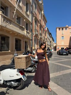 Luana Barrón feet photo thumbnail