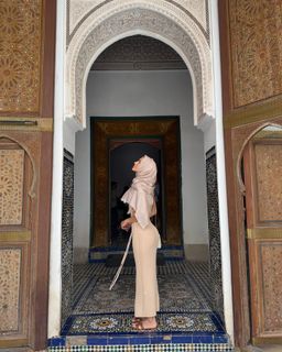 Luana Barrón feet photo thumbnail