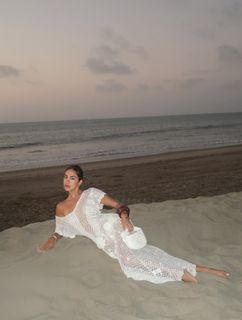 Luana Barrón feet photo thumbnail