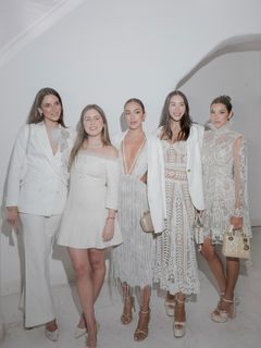 Luana Barrón feet photo thumbnail