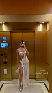 Luana Barrón feet photo thumbnail