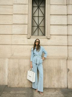 Luana Barrón feet photo thumbnail