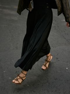 Luana Barrón feet photo 1