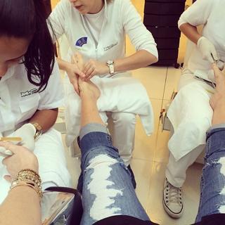 Luana Piovani feet photo thumbnail