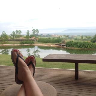 Luana Piovani feet photo thumbnail