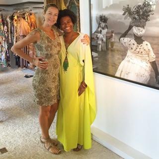 Luana Piovani feet photo thumbnail