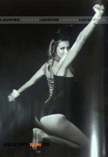 Luana Piovani feet photo thumbnail