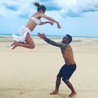 Luana Piovani feet photo thumbnail