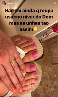 Luana Piovani feet photo thumbnail