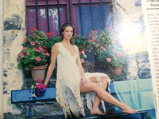 Luana Piovani feet photo thumbnail