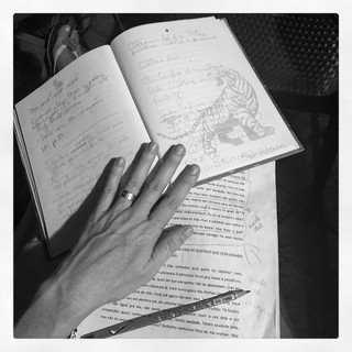 Luana Piovani feet photo thumbnail