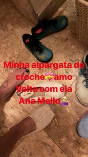 Luana Piovani feet photo thumbnail