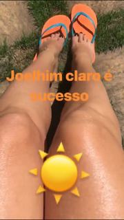 Luana Piovani feet photo thumbnail