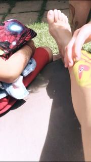 Luana Piovani feet photo thumbnail