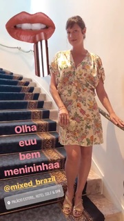 Luana Piovani feet photo thumbnail