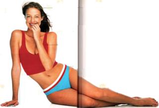 Luana Piovani feet photo thumbnail